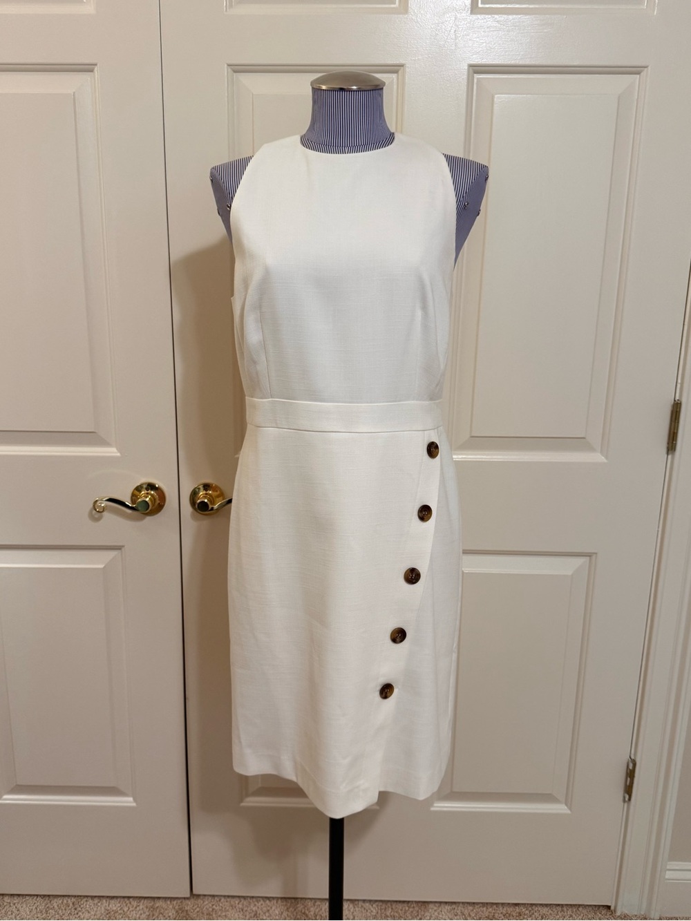 Ann Taylor Ivory Sheath Dress with Button Detail Skirt – Size 8